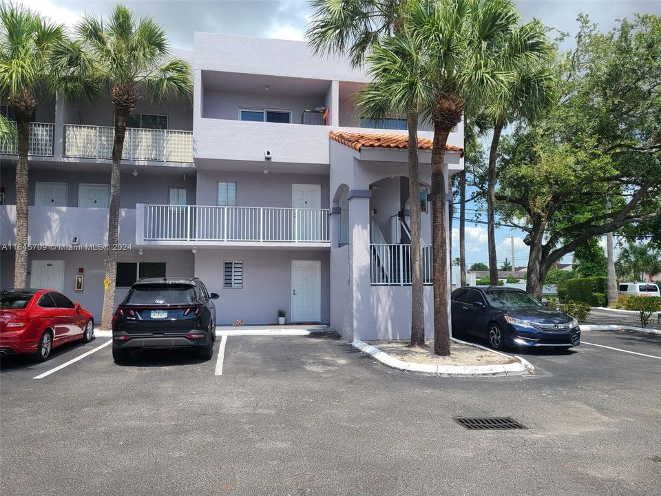 Recently Rented: $2,650 (3 beds, 2 baths, 1558 Square Feet)