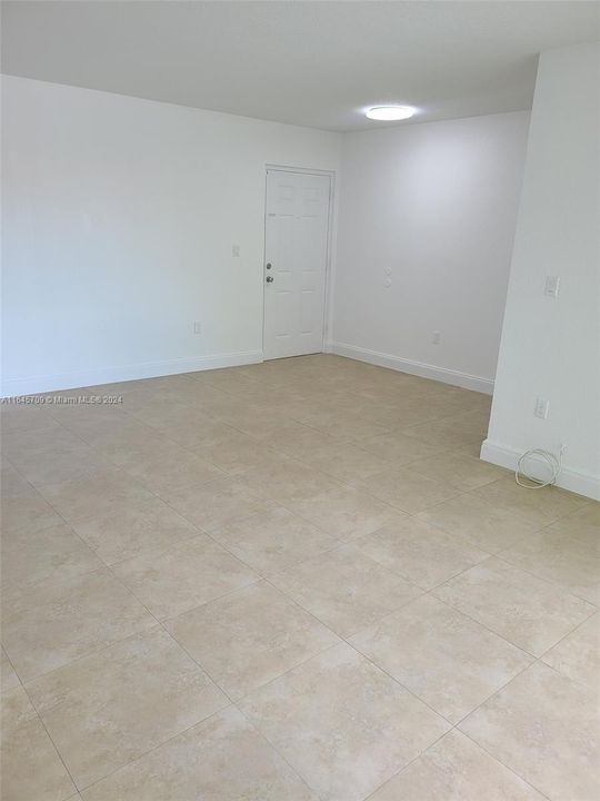 Recently Rented: $2,650 (3 beds, 2 baths, 1558 Square Feet)