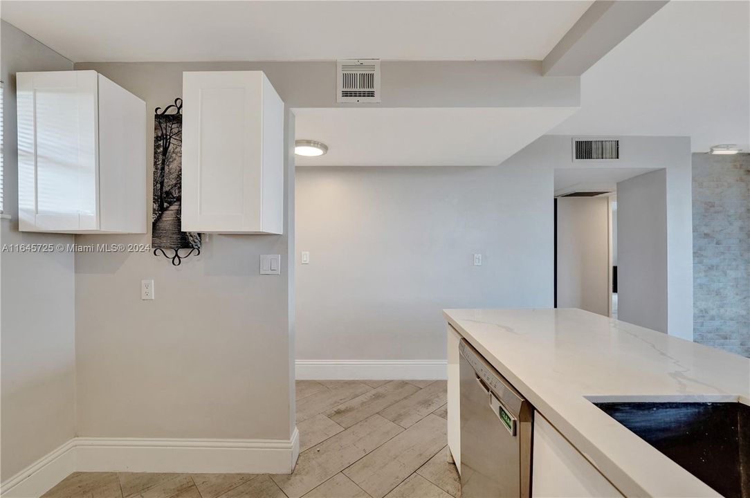 Active With Contract: $247,000 (2 beds, 2 baths, 1260 Square Feet)