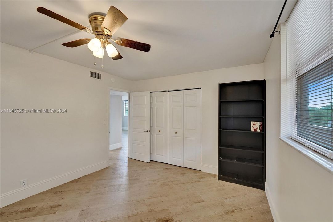 Active With Contract: $247,000 (2 beds, 2 baths, 1260 Square Feet)