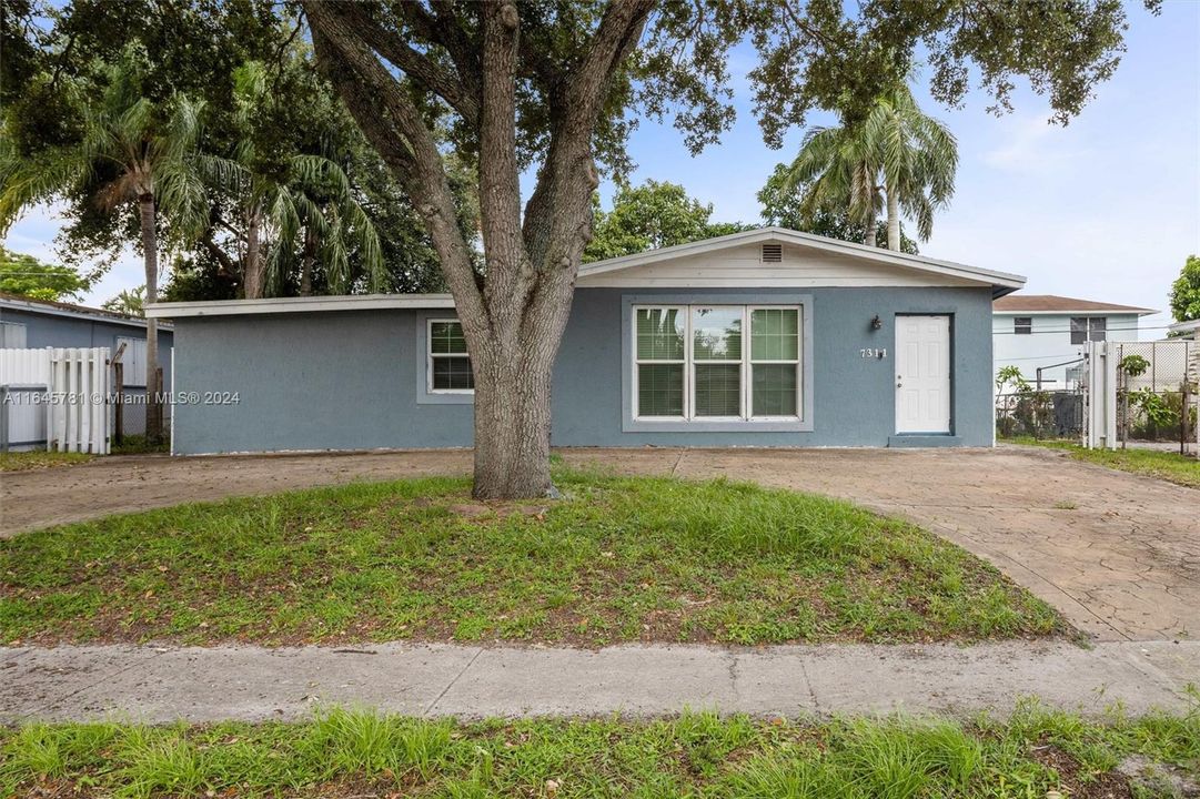 For Sale: $475,000 (4 beds, 2 baths, 1418 Square Feet)