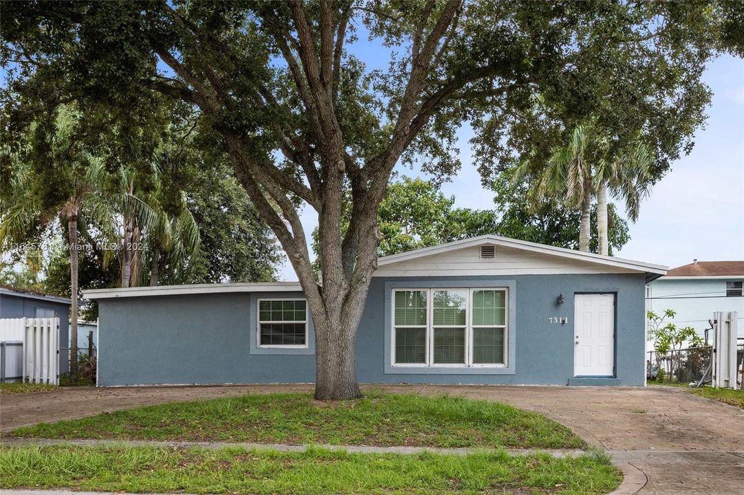 For Sale: $475,000 (4 beds, 2 baths, 1418 Square Feet)