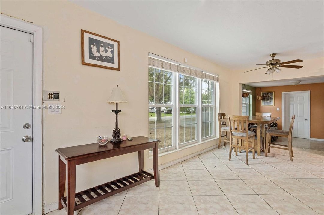 For Sale: $475,000 (4 beds, 2 baths, 1418 Square Feet)