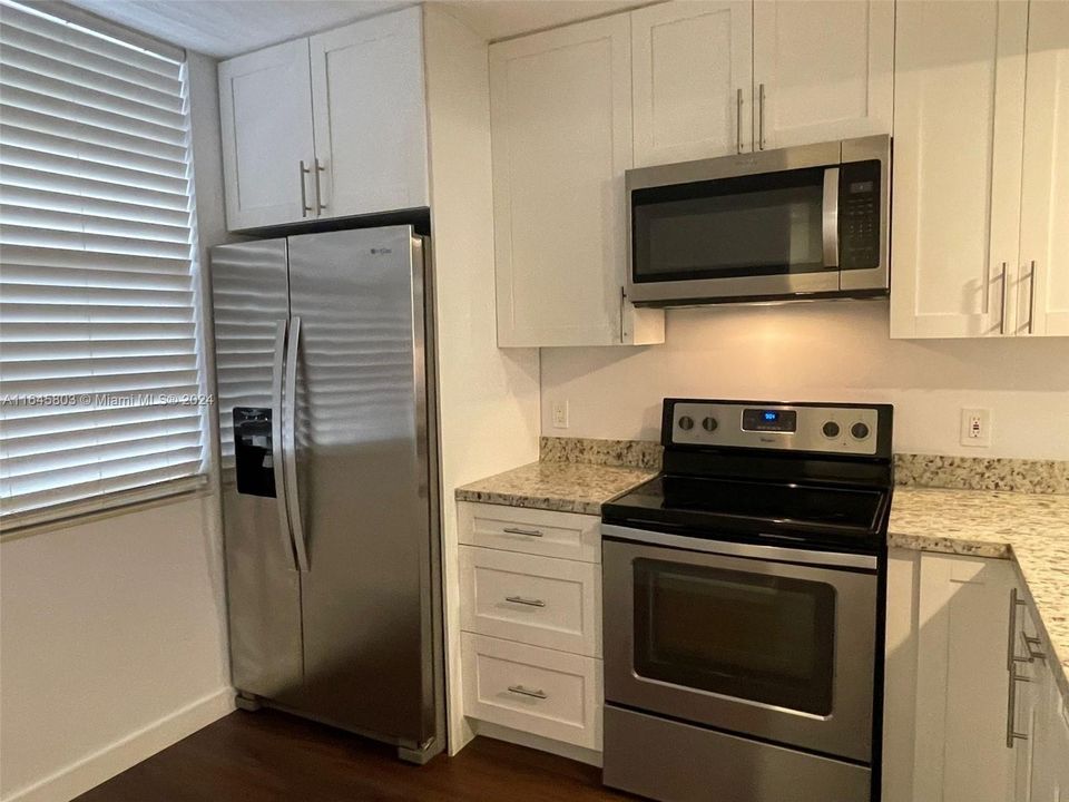 Active With Contract: $2,700 (2 beds, 2 baths, 1385 Square Feet)