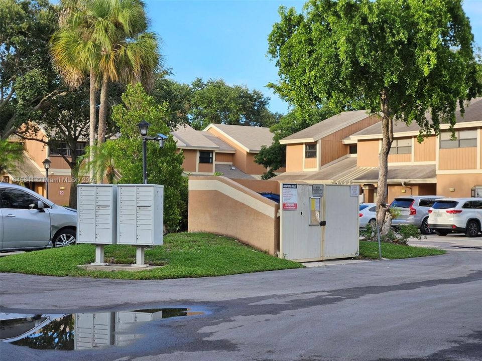 Active With Contract: $3,000 (3 beds, 2 baths, 1540 Square Feet)