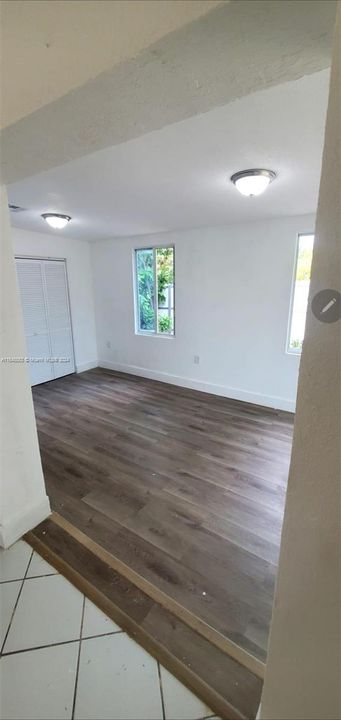 Recently Rented: $3,500 (3 beds, 1 baths, 1095 Square Feet)