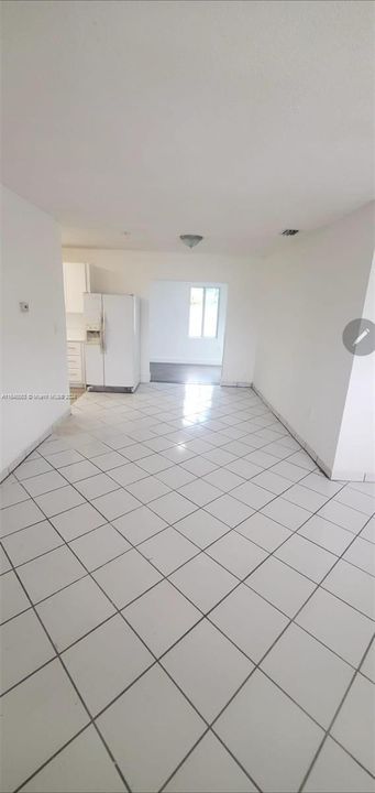 For Rent: $3,500 (3 beds, 1 baths, 1095 Square Feet)