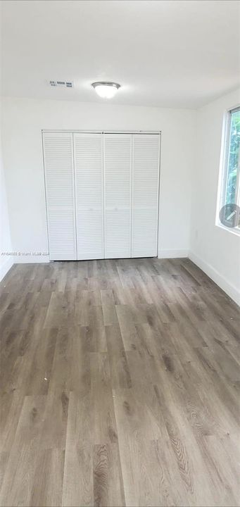 Recently Rented: $3,500 (3 beds, 1 baths, 1095 Square Feet)