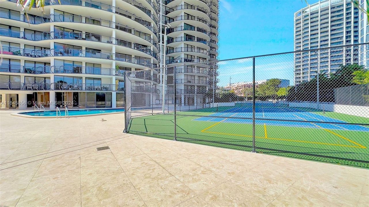 En Venta: $1,195,000 (2 camas, 2 baños, 1375 Pies cuadrados)