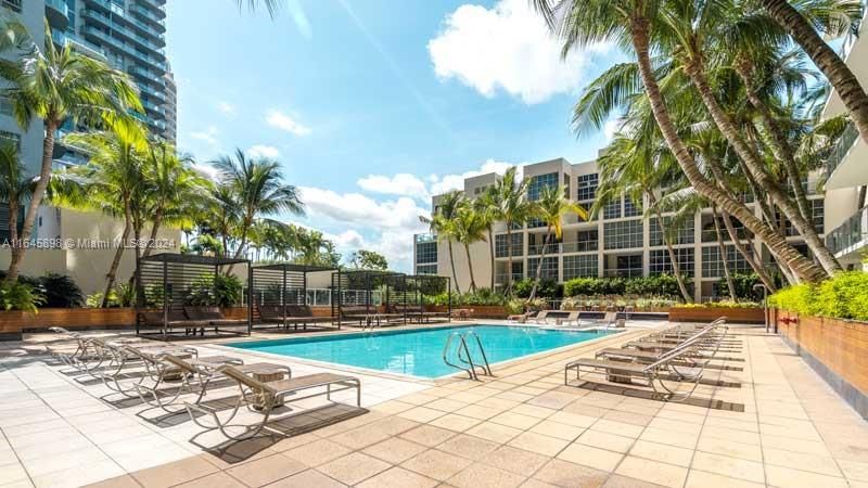 Active With Contract: $5,500 (2 beds, 2 baths, 1570 Square Feet)