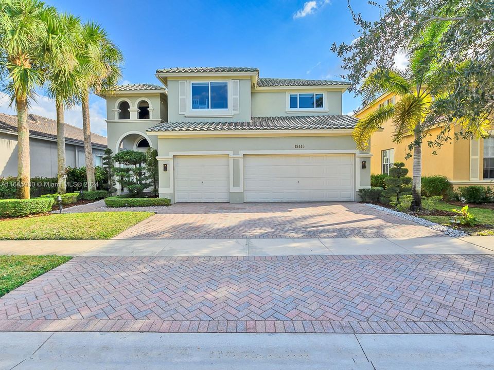 Recently Sold: $1,435,000 (5 beds, 4 baths, 3144 Square Feet)