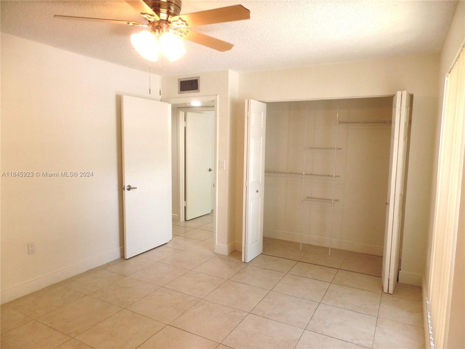 For Rent: $2,300 (2 beds, 2 baths, 918 Square Feet)