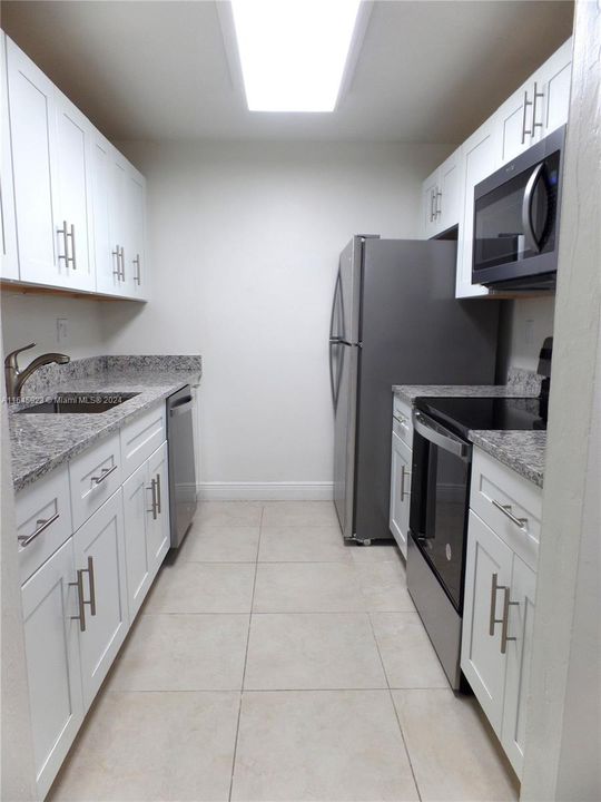 For Rent: $2,300 (2 beds, 2 baths, 918 Square Feet)