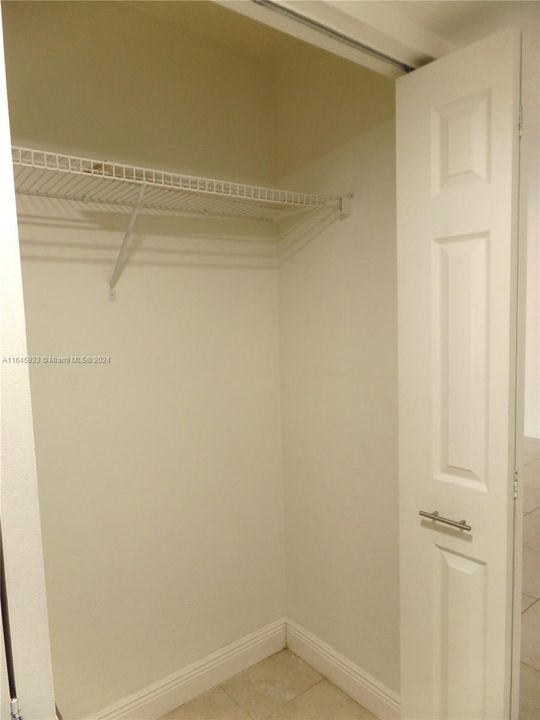 For Rent: $2,300 (2 beds, 2 baths, 918 Square Feet)