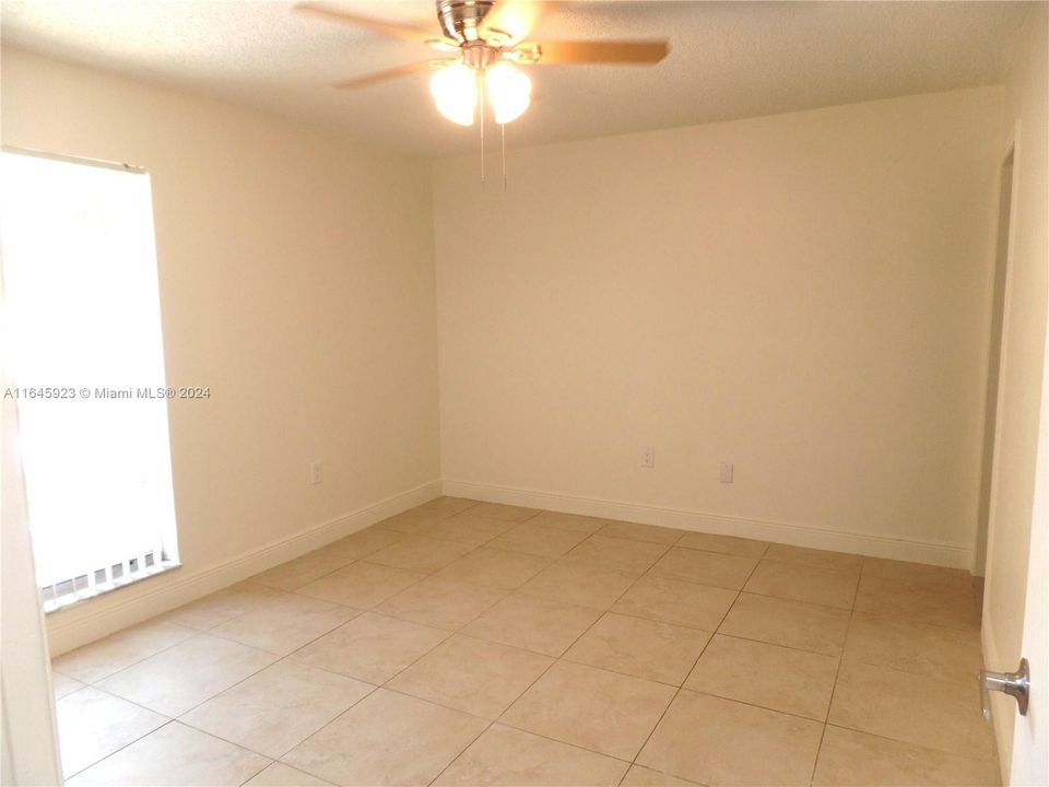 For Rent: $2,300 (2 beds, 2 baths, 918 Square Feet)