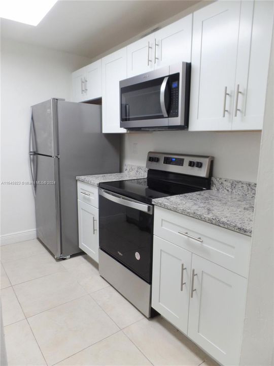 For Rent: $2,300 (2 beds, 2 baths, 918 Square Feet)