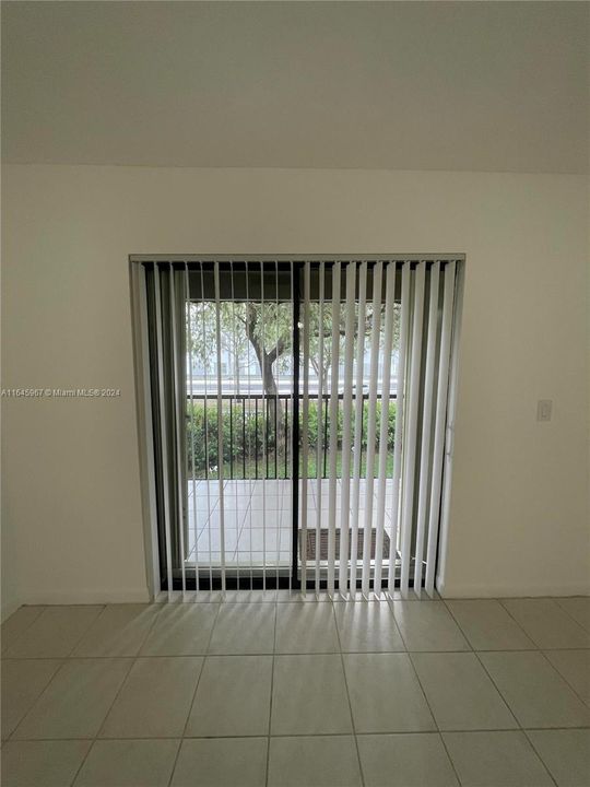 Activo con contrato: $325,000 (3 camas, 2 baños, 993 Pies cuadrados)