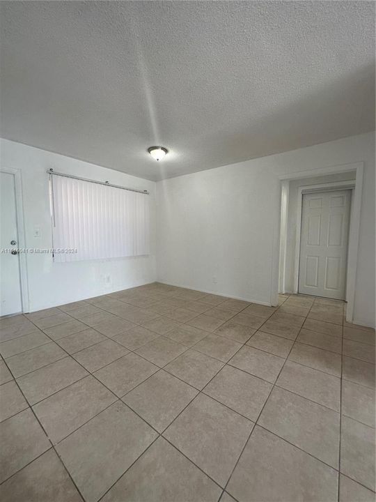 Active With Contract: $1,700 (2 beds, 2 baths, 950 Square Feet)