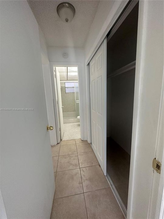 Active With Contract: $1,700 (2 beds, 2 baths, 950 Square Feet)