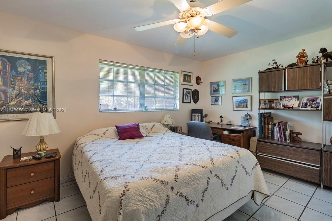 Recently Sold: $1,249,000 (5 beds, 3 baths, 2980 Square Feet)