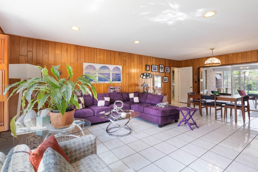 Recently Sold: $1,249,000 (5 beds, 3 baths, 2980 Square Feet)