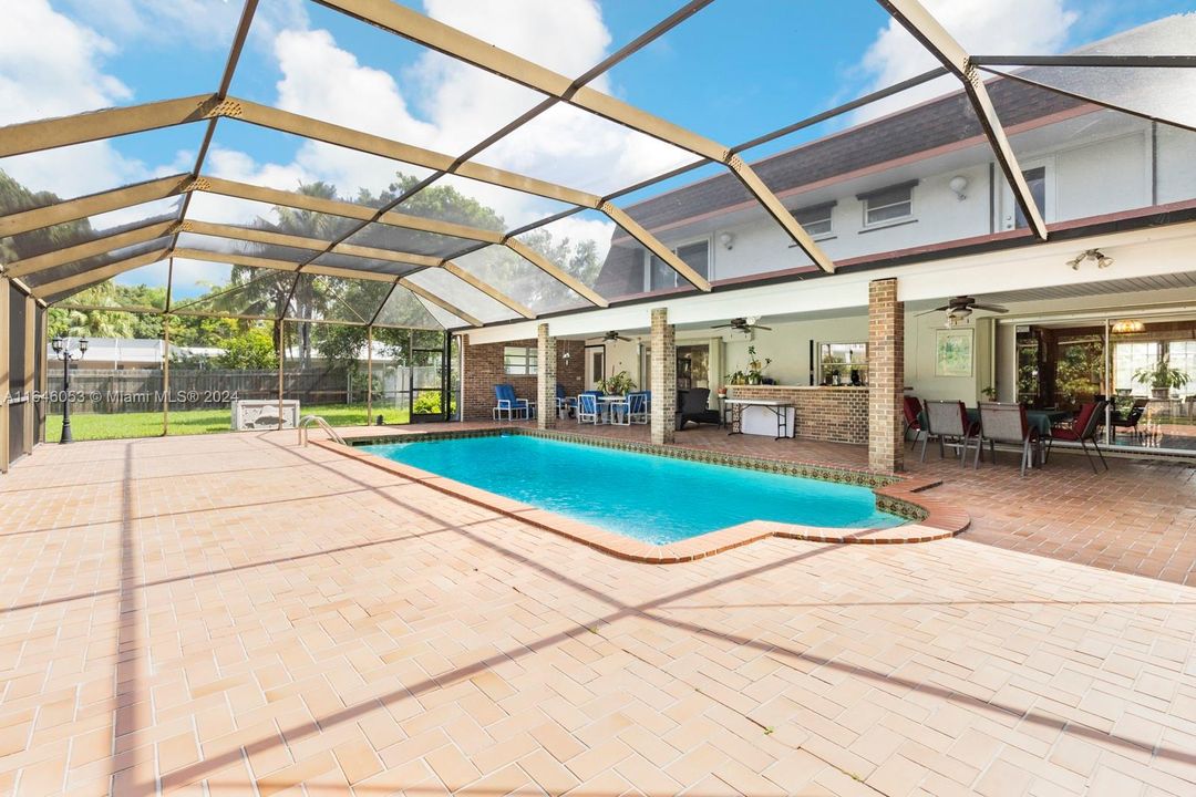 Recently Sold: $1,249,000 (5 beds, 3 baths, 2980 Square Feet)