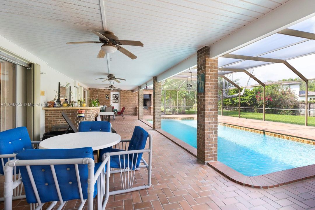 Recently Sold: $1,249,000 (5 beds, 3 baths, 2980 Square Feet)