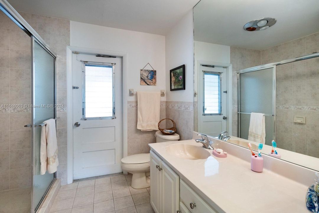 Recently Sold: $1,249,000 (5 beds, 3 baths, 2980 Square Feet)