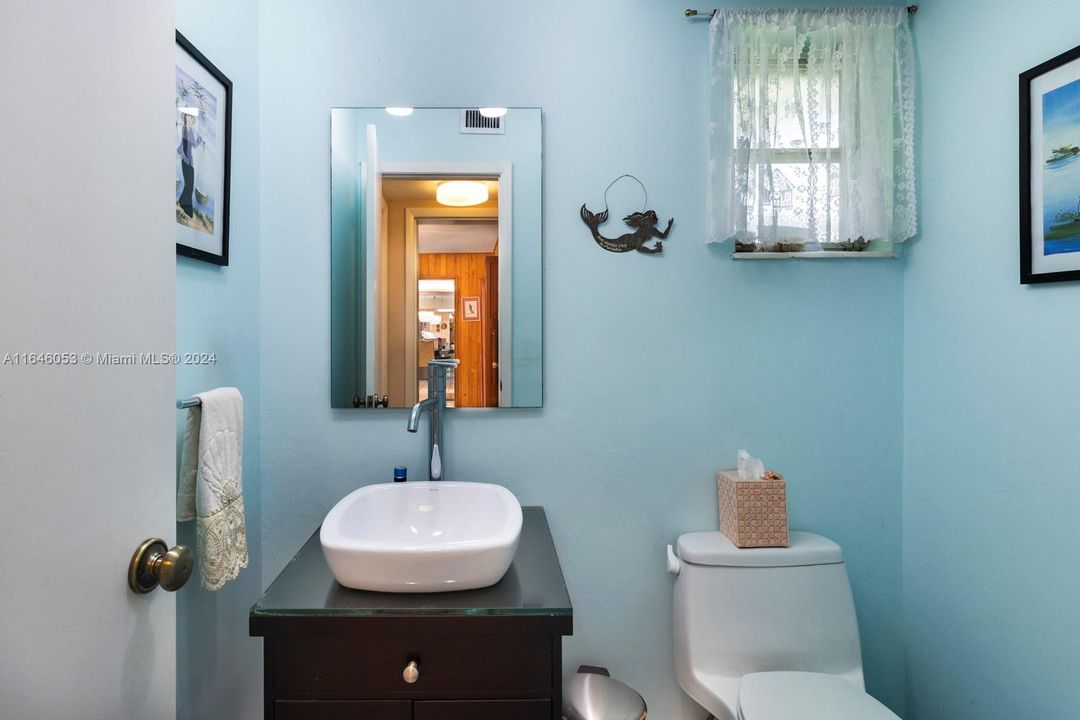 Recently Sold: $1,249,000 (5 beds, 3 baths, 2980 Square Feet)