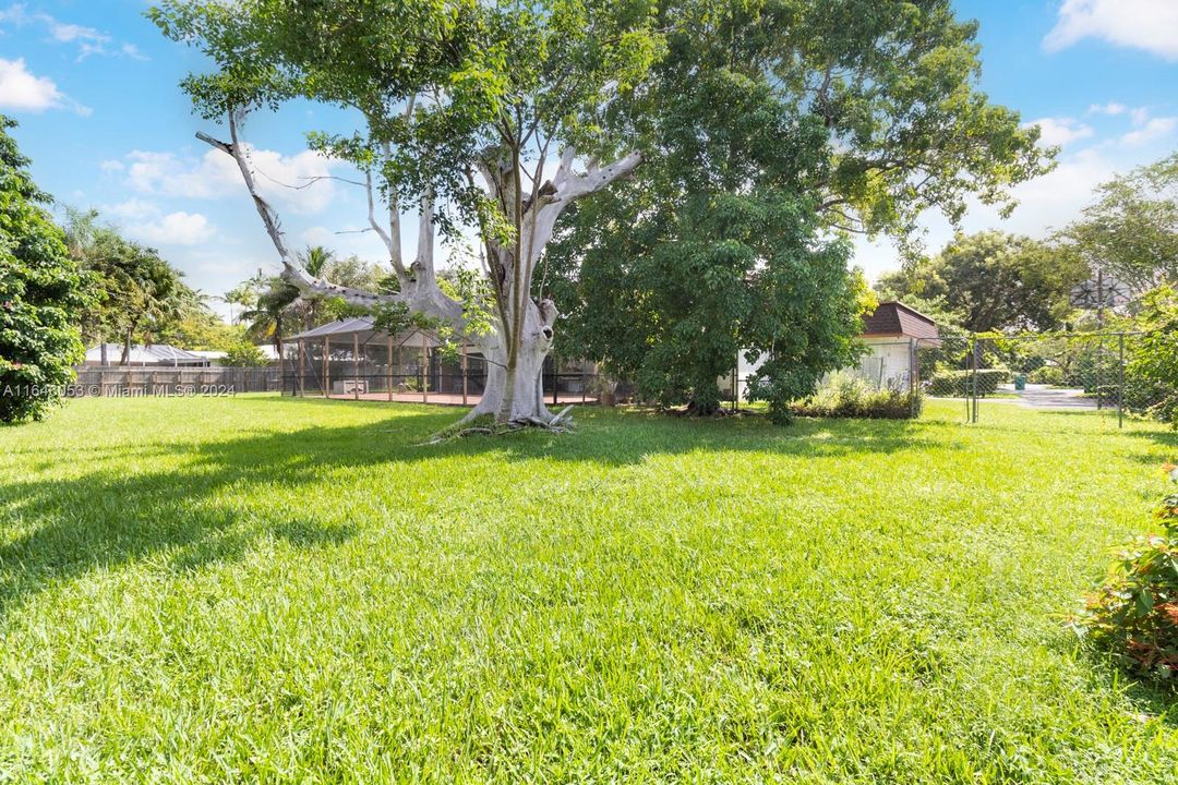 Recently Sold: $1,249,000 (5 beds, 3 baths, 2980 Square Feet)