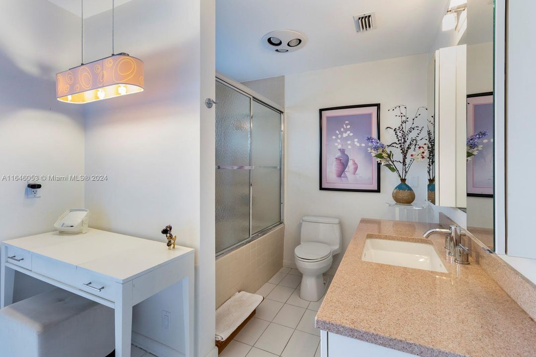 Recently Sold: $1,249,000 (5 beds, 3 baths, 2980 Square Feet)