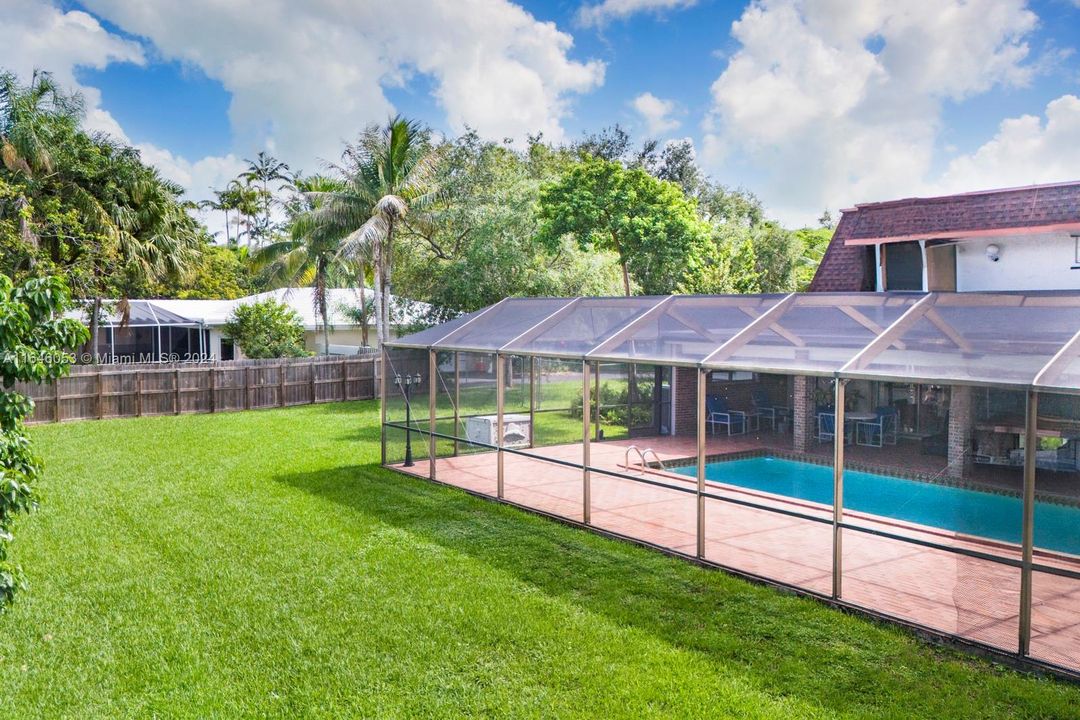 Recently Sold: $1,249,000 (5 beds, 3 baths, 2980 Square Feet)