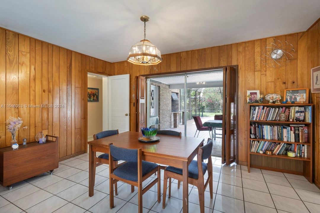 Recently Sold: $1,249,000 (5 beds, 3 baths, 2980 Square Feet)