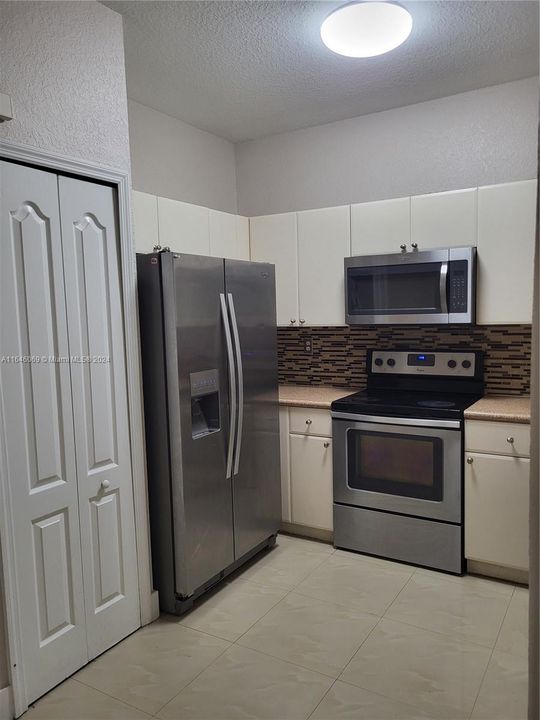 For Rent: $2,200 (3 beds, 2 baths, 1166 Square Feet)