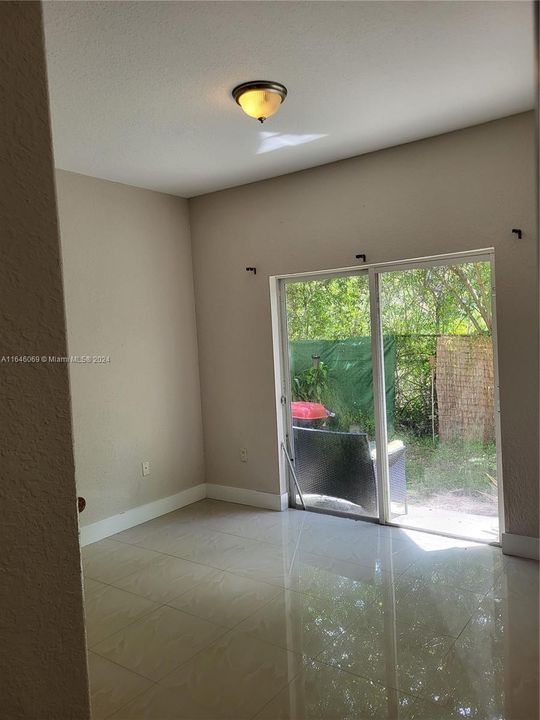 For Rent: $2,200 (3 beds, 2 baths, 1166 Square Feet)