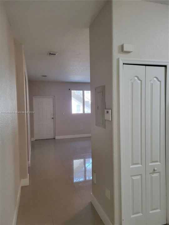 For Rent: $2,200 (3 beds, 2 baths, 1166 Square Feet)