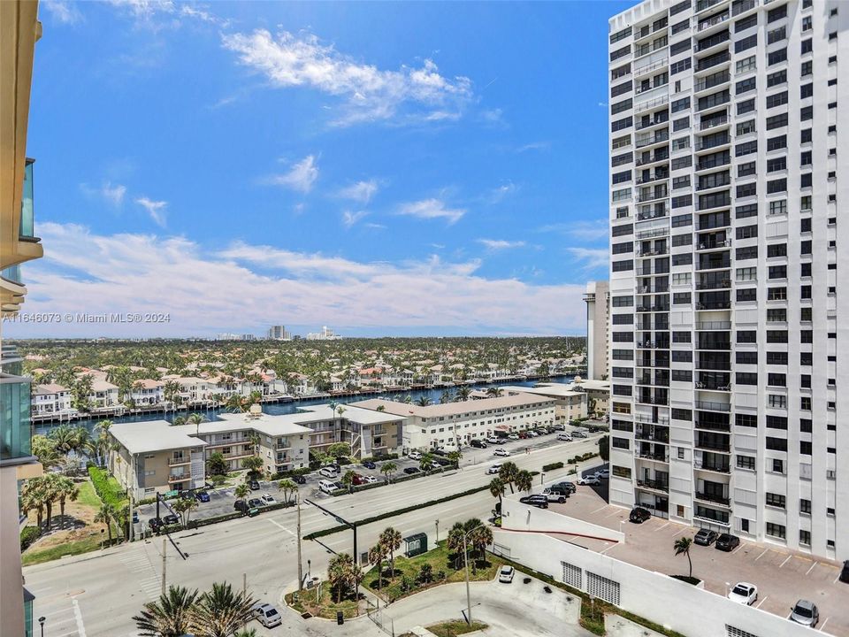 Active With Contract: $4,000 (1 beds, 1 baths, 745 Square Feet)