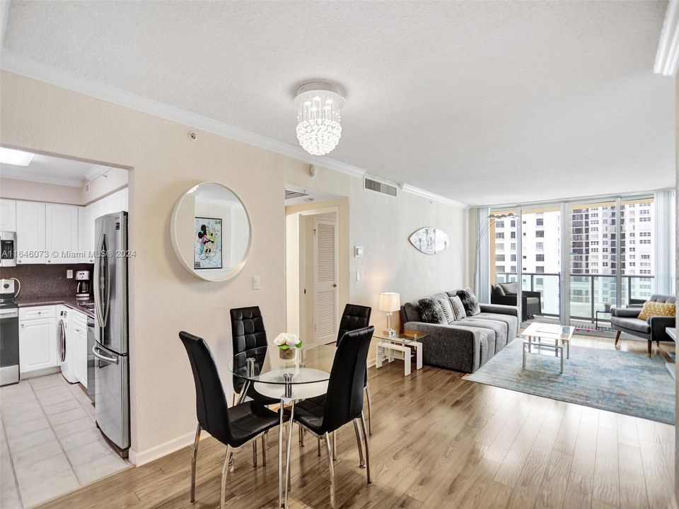 Active With Contract: $4,000 (1 beds, 1 baths, 745 Square Feet)