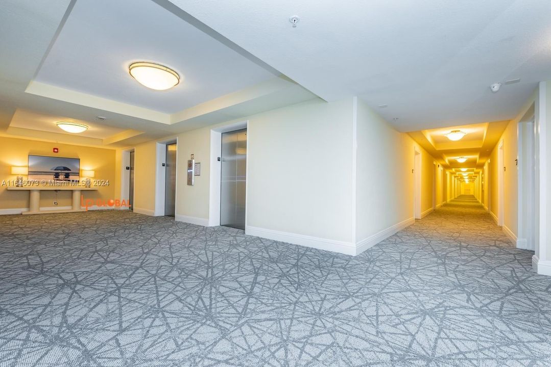 Active With Contract: $4,000 (1 beds, 1 baths, 745 Square Feet)