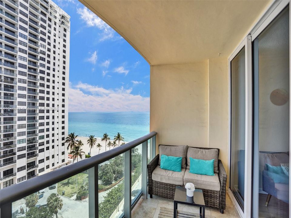 Active With Contract: $4,000 (1 beds, 1 baths, 745 Square Feet)