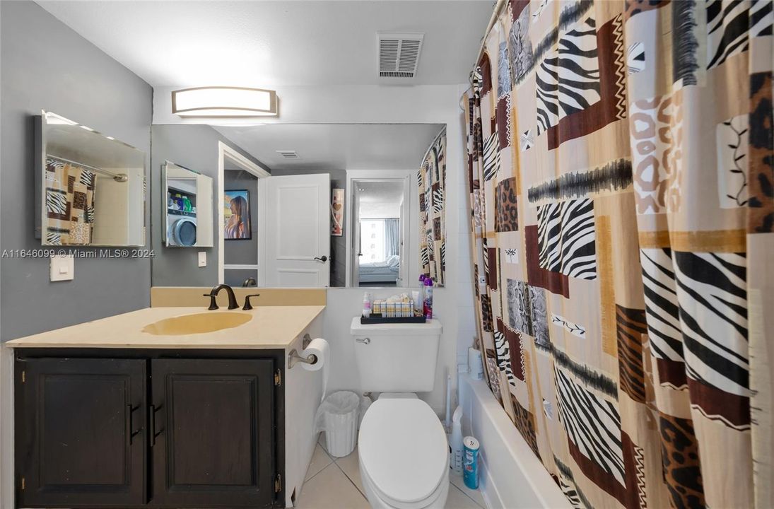 For Sale: $439,000 (2 beds, 2 baths, 1030 Square Feet)