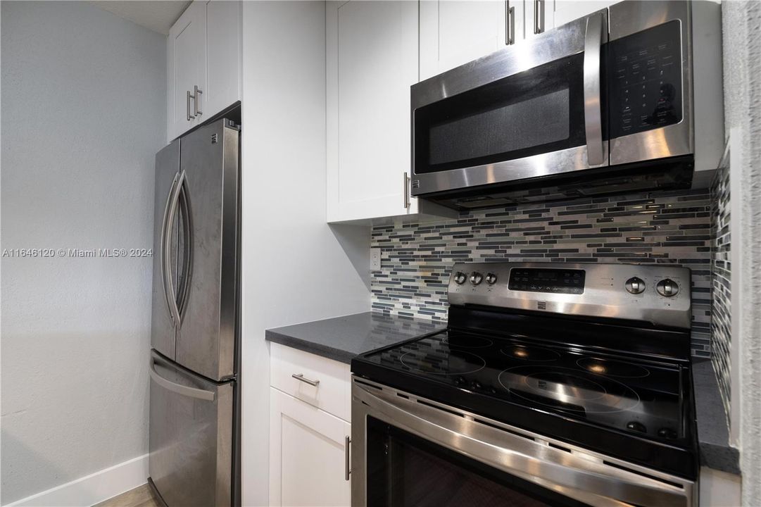 Active With Contract: $2,250 (2 beds, 1 baths, 1114 Square Feet)