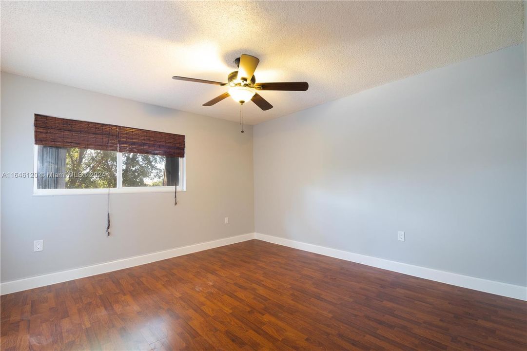 Active With Contract: $2,250 (2 beds, 1 baths, 1114 Square Feet)