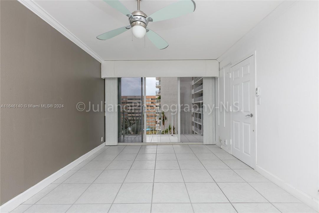 For Sale: $445,000 (2 beds, 2 baths, 1030 Square Feet)