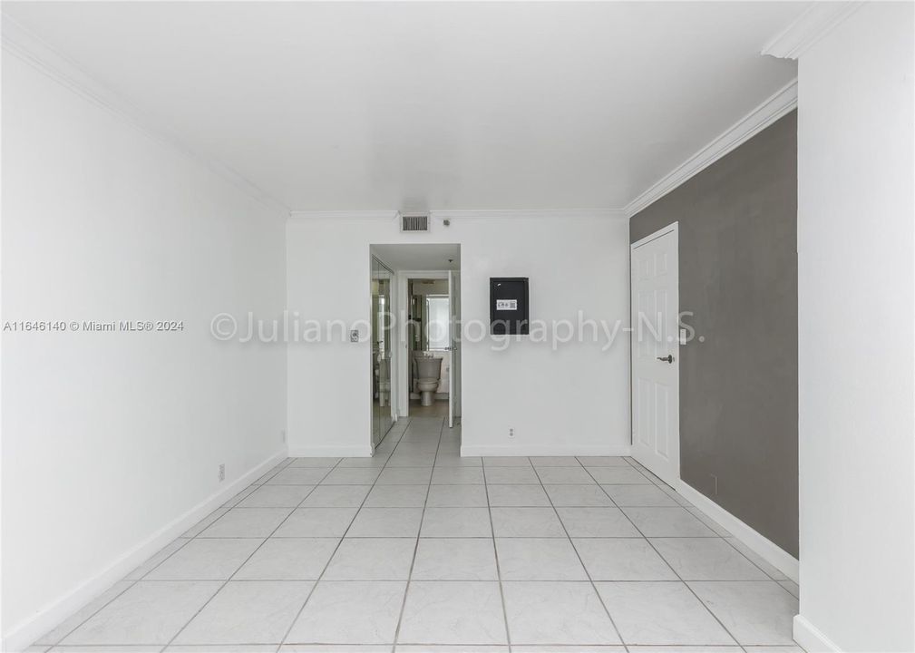 For Sale: $445,000 (2 beds, 2 baths, 1030 Square Feet)