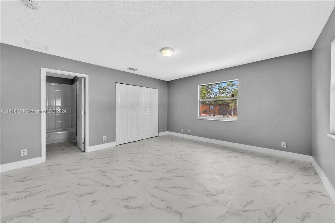 Recently Sold: $429,000 (4 beds, 2 baths, 1445 Square Feet)