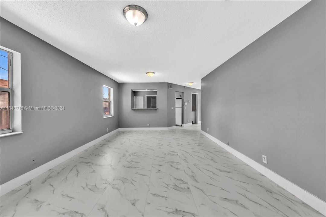 Recently Sold: $429,000 (4 beds, 2 baths, 1445 Square Feet)