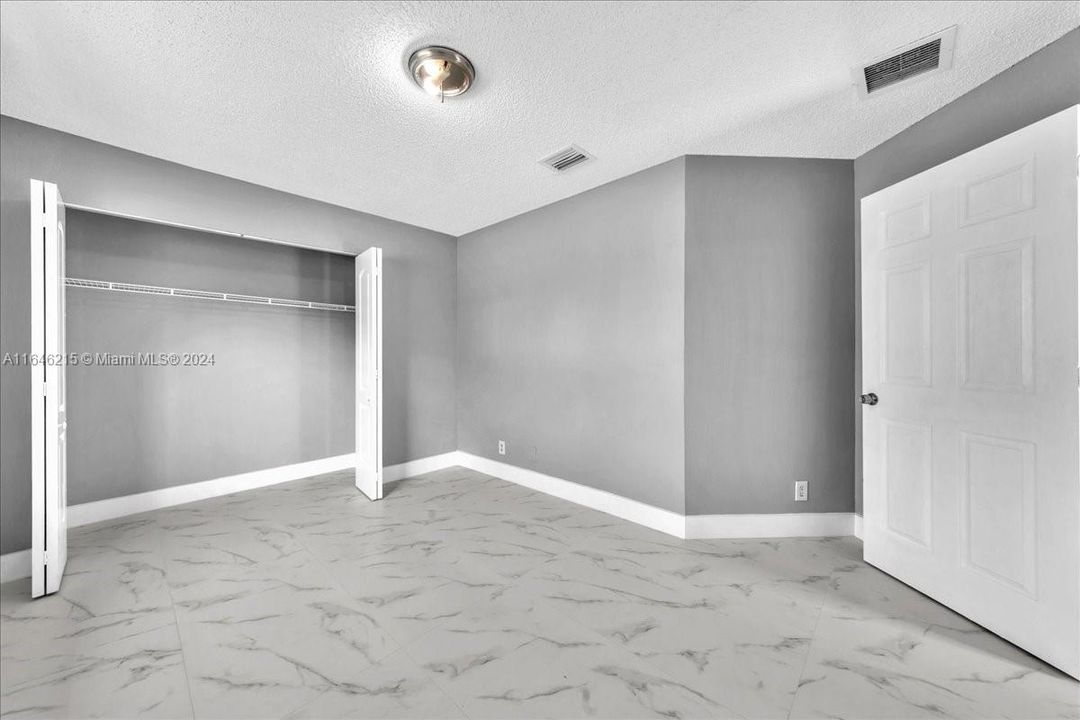 Recently Sold: $429,000 (4 beds, 2 baths, 1445 Square Feet)