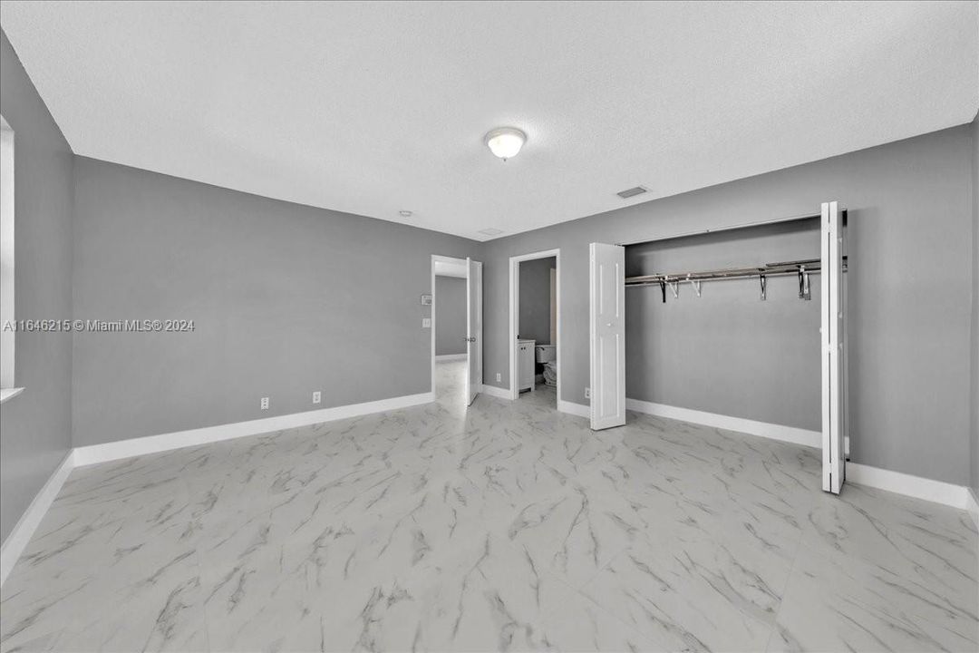 Recently Sold: $429,000 (4 beds, 2 baths, 1445 Square Feet)