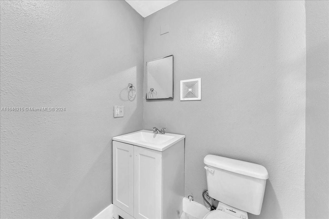 Recently Sold: $429,000 (4 beds, 2 baths, 1445 Square Feet)